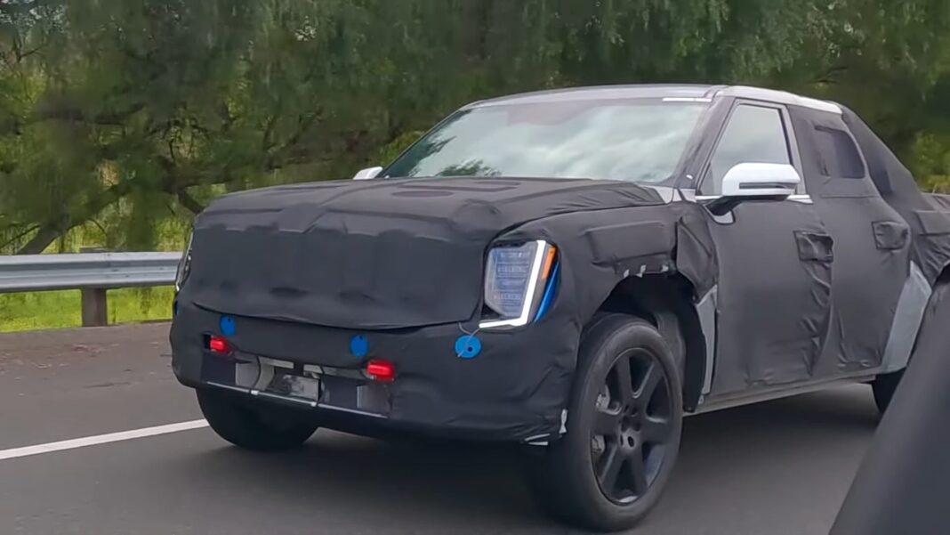 Kia EV9 like pickup truck spotted during testing in US